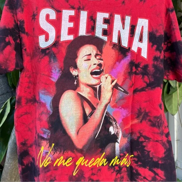 Selena No Me Queda Mas Short Tie Dye Red and Black Graphic T-Shirt. - Picture 3 of 6